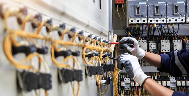Professional Electrician technician working in Dawson, TX